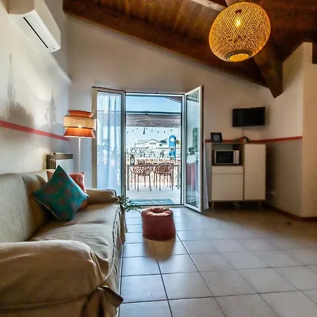 Apartament Gioiello Marino -1 Min From The Sea- Free Parking- Ac - Wi-fi